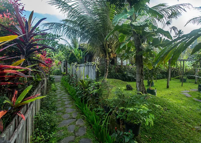 Bed & Breakfast Luwih 4*